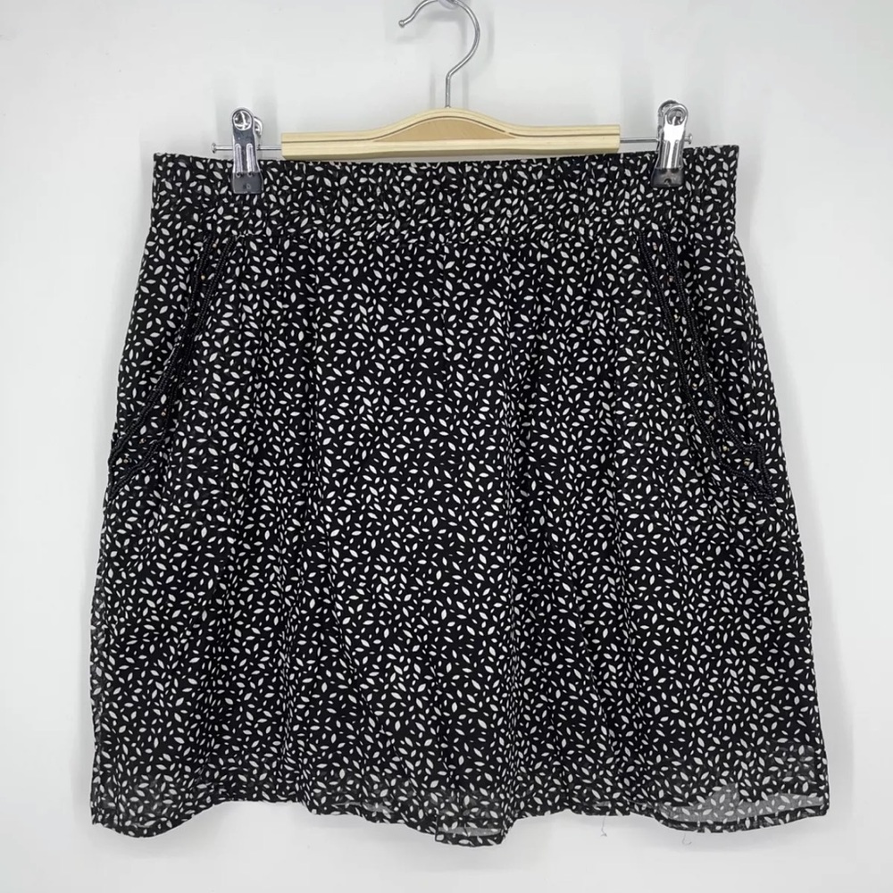Dylan • Black Beaded Pocket Design Skirt Size M